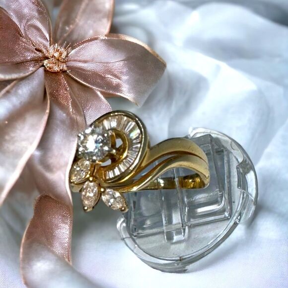 Diamond Baguette Swirl l 14Kt Gold Wedding Ring Set l Size 9 - Picture 6 of 6